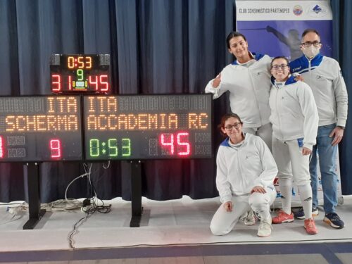 Il team femminile dell’Accademia della Scherma RC conquista Napoli